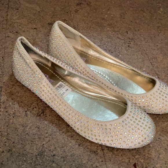 Women’s Sparkly Ballet Flats - Picture 3 of 10